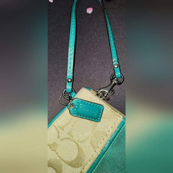 Coach Wristlet, Teal Green - Picture 8 of 9